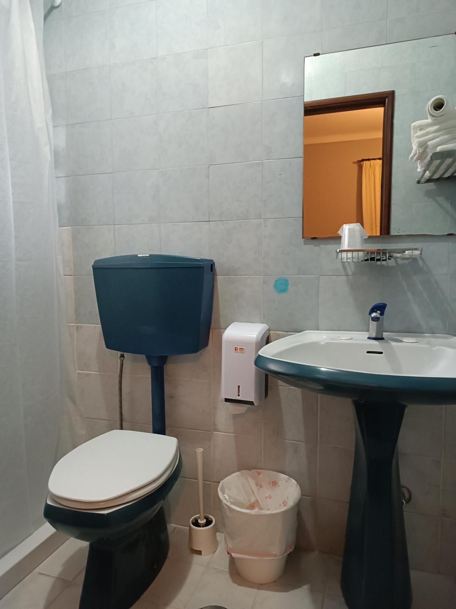 Sao Miguel Do Geres Hotel Phòng bức ảnh
